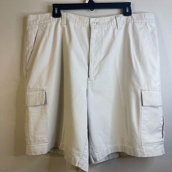 EUC Men’s Dockers Tan Cargo Shorts Size 40 waist #96 - Picture 1 of 13